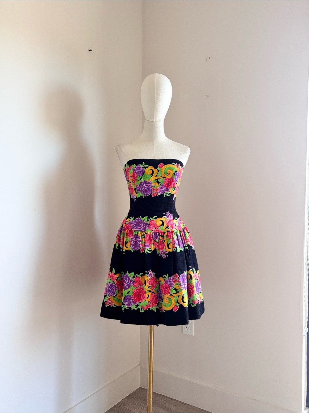 A.J. Bari Black Dress Liner